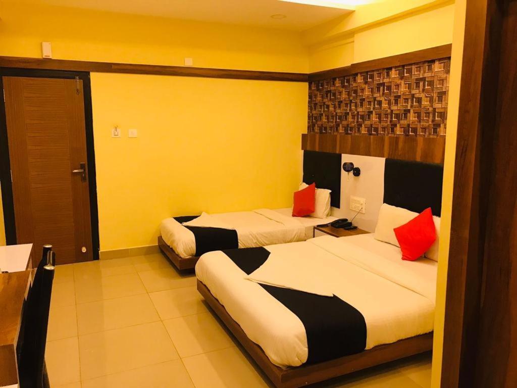 Hotel Keerthana Puttur Puttur  Exterior foto